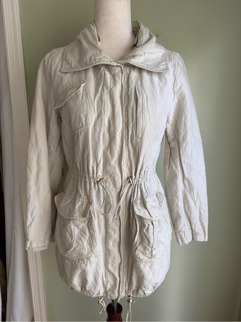 Ann Taylor City Chic Drawstring Waist Utility/Anorak Jacket. Light cream MP.